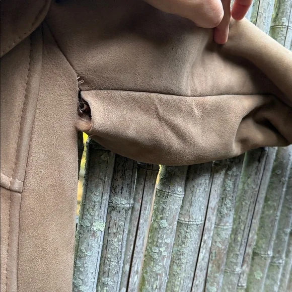 Vintage 1970s Women's Tan Shearling Coat - Picture 6 of 9